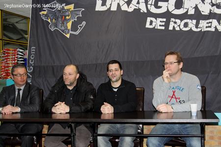 Photo hockey Un Grand du Hockey dit STOP - Ligue Magnus : Rouen (Les Dragons) Photo hockey Un Grand du Hockey dit STOP - Ligue Magnus : Rouen (Les Dragons)