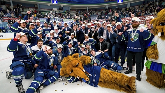 Photo hockey VHL : Khanty-Mansiysk champion ! - Hockey en Europe