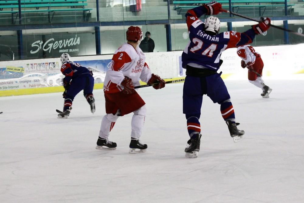 Photo hockey album CM U20  Slov�nie - Danemark