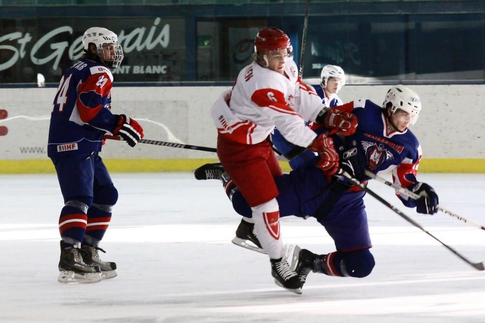 Photo hockey album CM U20  Slov�nie - Danemark
