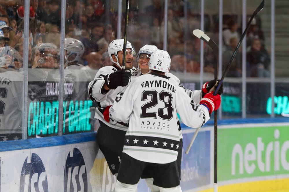 Photo hockey album Fiala's Friends Charity Game