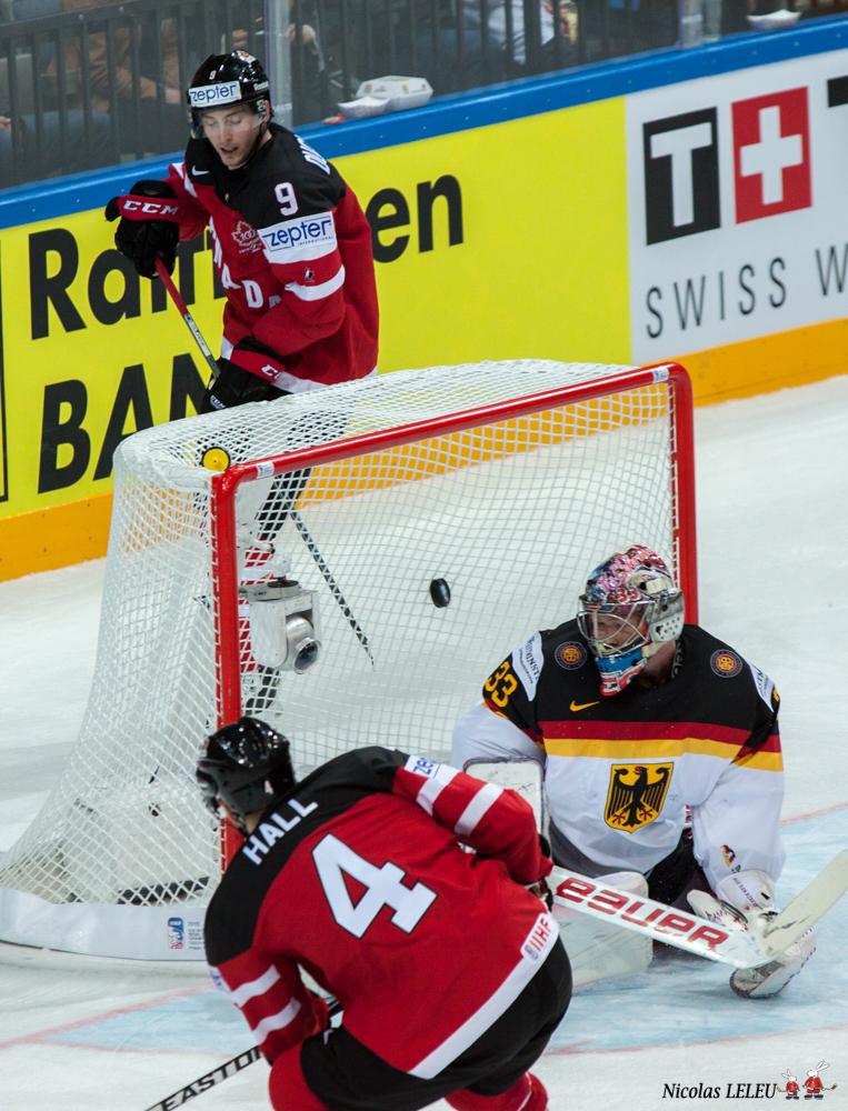 Photo hockey match Canada - Germany