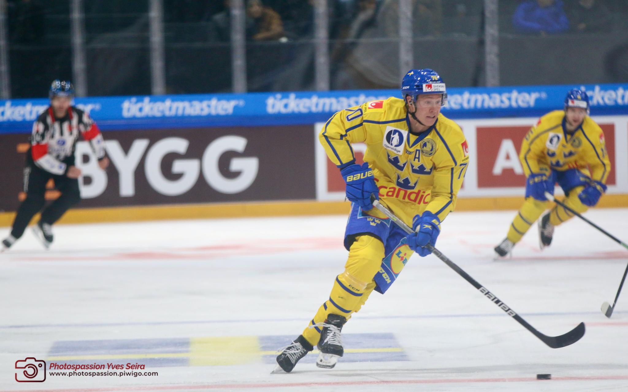 Photo hockey match Finland - Sweden