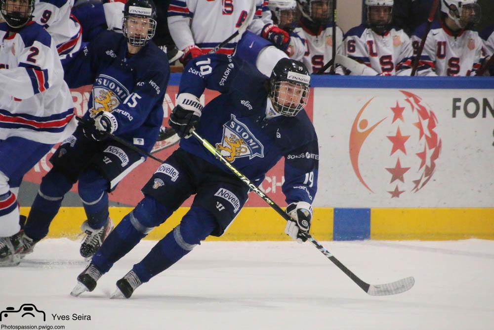 Photo hockey match Finland - United States of America