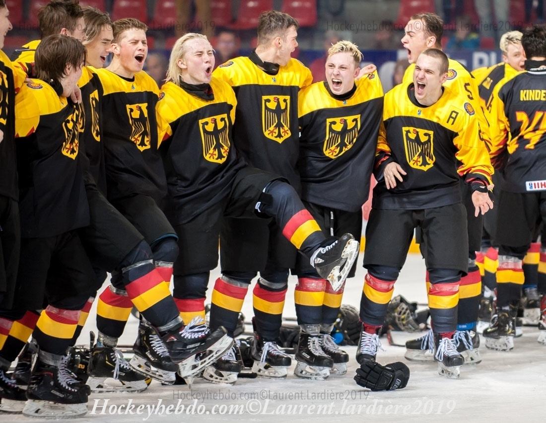 Photo hockey match Germany - Denmark