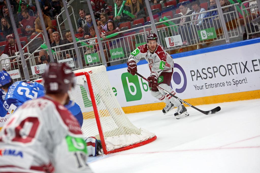 Photo hockey match Italy - Latvia