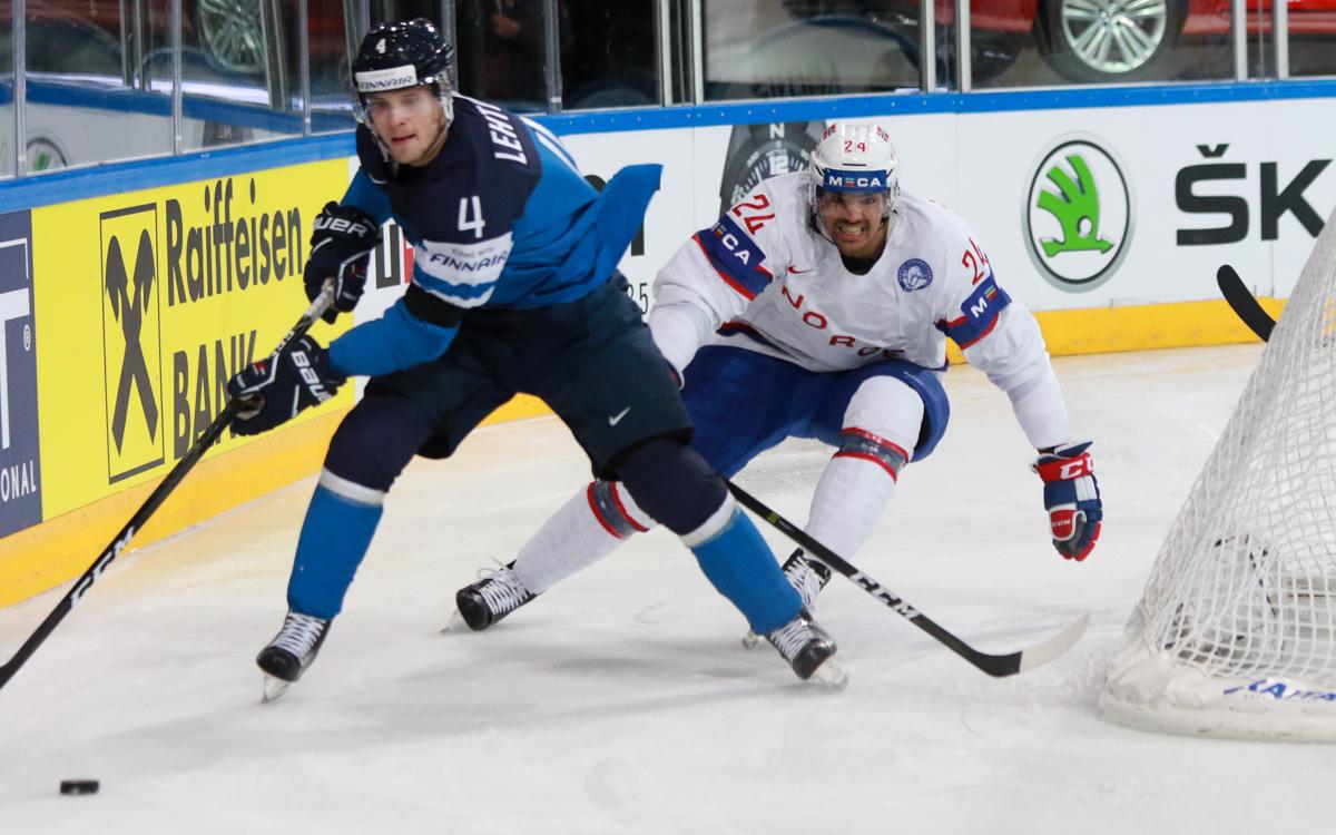 Photo hockey match Norway - Finland