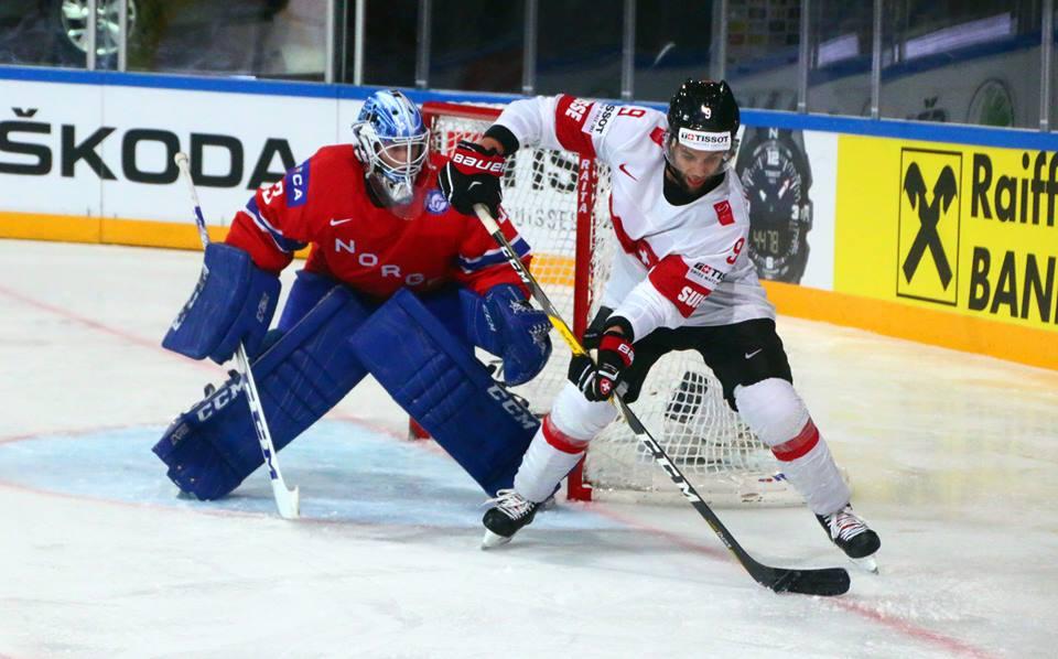 Photo hockey match Norway - Switzerland