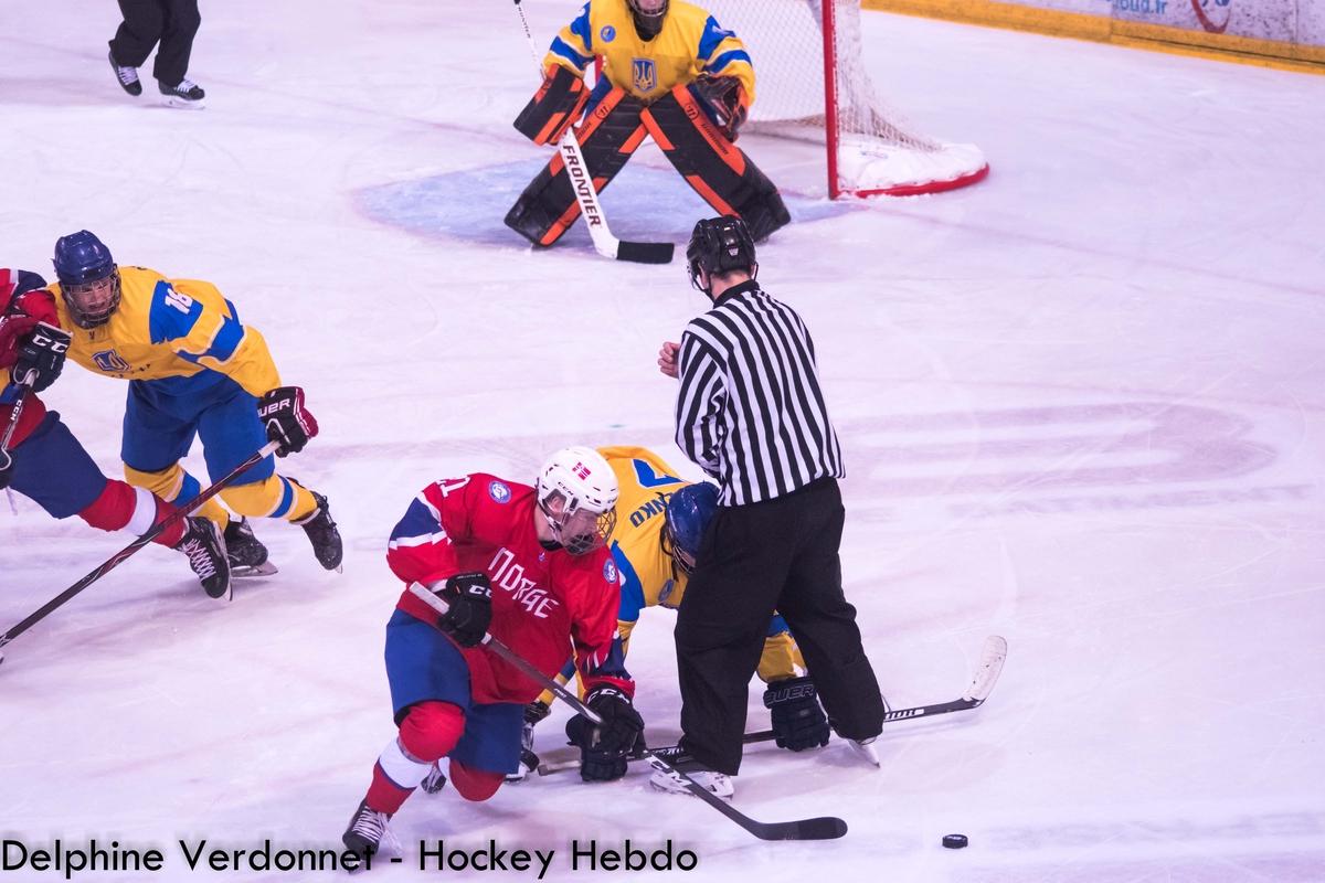 Photo hockey match Norway - Ukraine