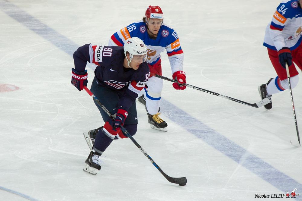 Photo hockey match United States of America - Russia