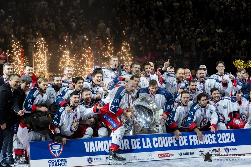Photo hockey reportage CDF - FINALE 2024 - Reportage photos de Yves