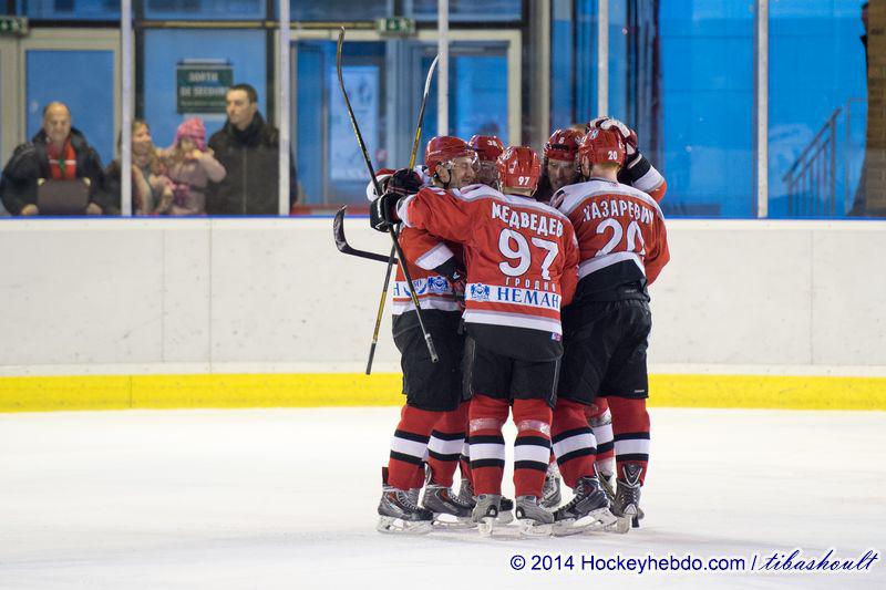 Photo hockey reportage Le Neman rebondit