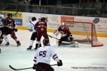 Photo hockey reportage Le peuple force le coffre-fort genevois