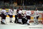 Photo hockey reportage Le peuple force le coffre-fort genevois