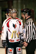 Photo hockey reportage Les arbitres en folie...