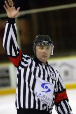 Photo hockey reportage Les arbitres en folie...