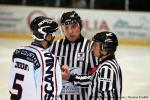 Photo hockey reportage Les arbitres en folie...