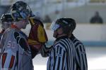 Photo hockey reportage Les arbitres en folie...