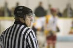 Photo hockey reportage Les arbitres en folie...