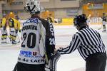 Photo hockey reportage Les arbitres en folie...