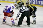 Photo hockey reportage Les arbitres en folie...