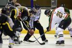 Photo hockey reportage Les arbitres en folie...