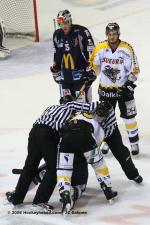 Photo hockey reportage Les arbitres en folie...