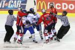 Photo hockey reportage Les arbitres en folie...
