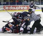 Photo hockey reportage Les arbitres en folie...