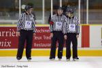 Photo hockey reportage Les arbitres en folie...