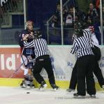 Photo hockey reportage Les arbitres en folie...