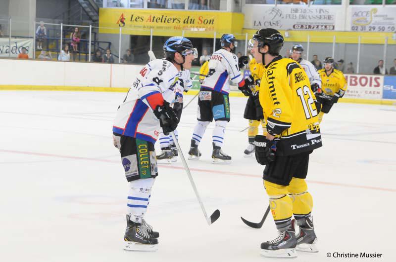 Photo hockey reportage Les Dragons dbutent bien