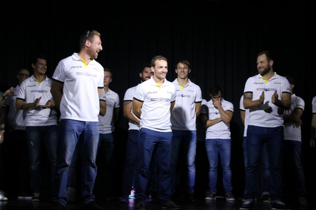 Photo hockey reportage Les Pionniers prsents ce jeudi