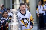 Photo hockey reportage Mark Streit a prsent la Coupe Stanley aux Suisses