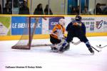 Photo hockey reportage The show goes on