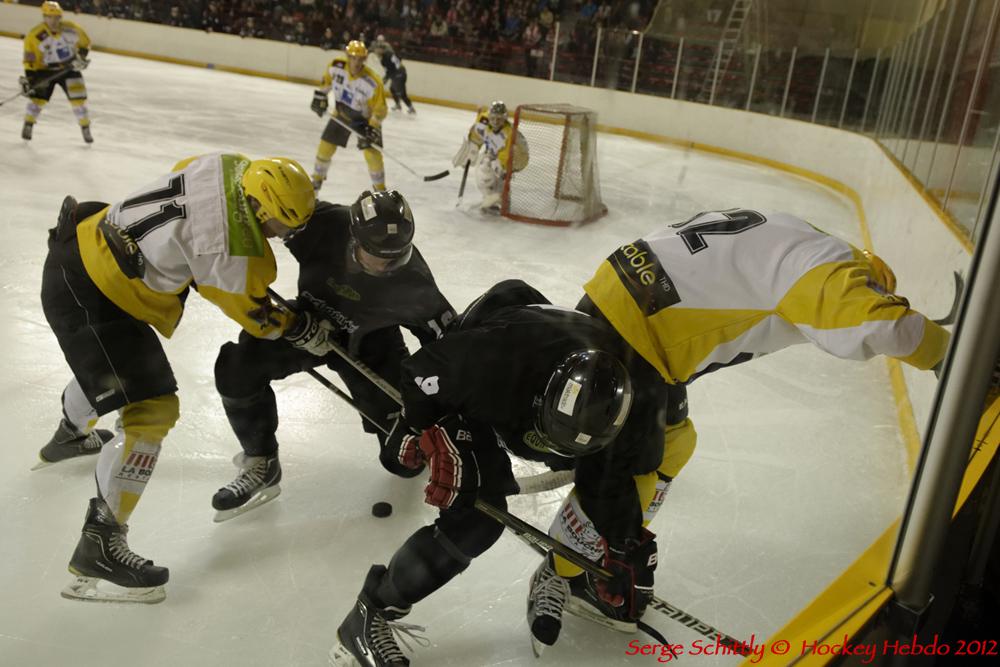 Photo hockey reportage TIC : Derby explosif