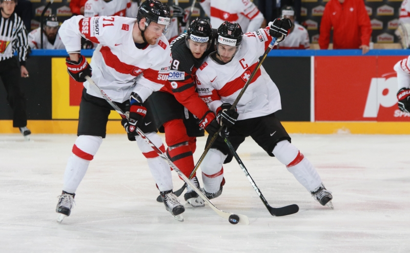 Photo hockey Championnats du monde - : Canada (CAN) vs Suisse (SUI) - La Nati créée l\ Photo hockey Championnats du monde - : Canada (CAN) vs Suisse (SUI) - La Nati créée l\
