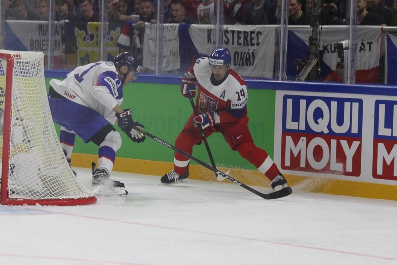 Photo hockey Championnats du monde -  : République Tchèque (CZE) vs Slovaquie (SVK) - A 10 secondes près !