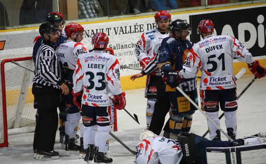 Photo hockey Coupe de France - Coupe de France : 1/16ème : Chamonix vs Lyon - Lyon en puissance Photo hockey Coupe de France - Coupe de France : 1/16ème : Chamonix vs Lyon - Lyon en puissance