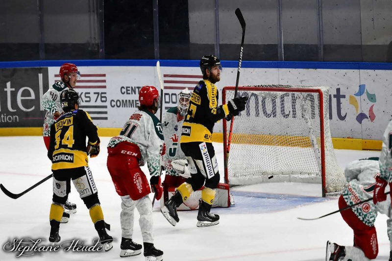 Photo hockey Coupe de France - Coupe de France - 8ème de Finale : Rouen vs Cergy-Pontoise - CDF : Le bon coup du Joker. Photo hockey Coupe de France - Coupe de France - 8ème de Finale : Rouen vs Cergy-Pontoise - CDF : Le bon coup du Joker.