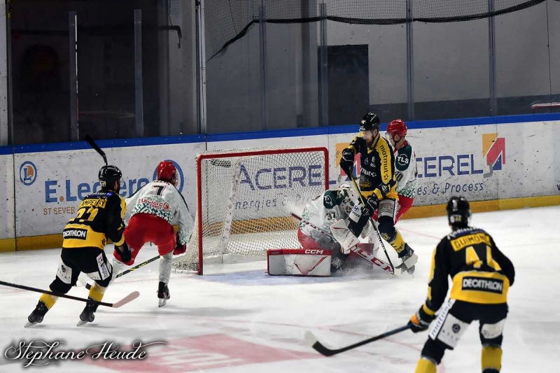 Photo hockey Coupe de France - Coupe de France - 8ème de Finale : Rouen vs Cergy-Pontoise - CDF : Le bon coup du Joker. Photo hockey Coupe de France - Coupe de France - 8ème de Finale : Rouen vs Cergy-Pontoise - CDF : Le bon coup du Joker.
