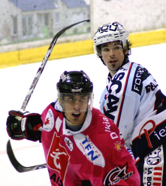 Photo hockey Coupe de la Ligue ARCHIVES - CDL 1/4 - Retour : Amiens  vs Angers  - Le coup passa si prés...
