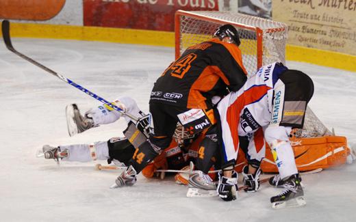 Photo hockey Coupe de la Ligue ARCHIVES - CDL 1/8 - 3ème journée : Tours  vs Caen  - Tours au forceps