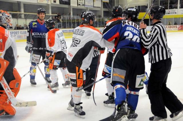 Photo hockey Coupe de la Ligue ARCHIVES - CDL 1/8 - 4ème journée : Caen  vs Tours  - Tours passe les Drakkars