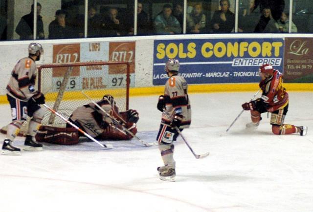 Photo hockey Coupe de la Ligue ARCHIVES - Coupe de la Ligue  : 1/8 6ème journée : Morzine-Avoriaz vs Grenoble  - Morzine échoue aux portes de la qualification
