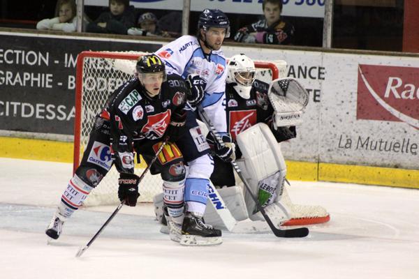 Photo hockey Coupe de la Ligue ARCHIVES - Coupe de la Ligue : 1/4, aller : Amiens vs Angers - Egalité… Photo hockey Coupe de la Ligue ARCHIVES - Coupe de la Ligue : 1/4, aller : Amiens vs Angers - Egalité…