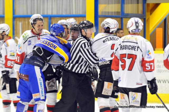 Photo hockey Coupe de la Ligue ARCHIVES - Coupe de la Ligue : 1/4 retour : Dijon vs Briançon - Dans l\ Photo hockey Coupe de la Ligue ARCHIVES - Coupe de la Ligue : 1/4 retour : Dijon vs Briançon - Dans l\