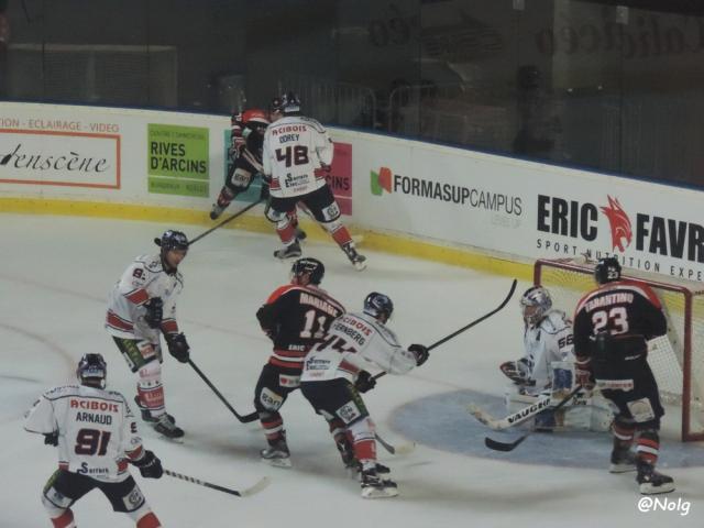 Photo hockey Coupe de la Ligue ARCHIVES - Coupe de la Ligue : 1/8 ème, 1ère journée : Bordeaux vs Caen - Bordeaux repousse l\ Photo hockey Coupe de la Ligue ARCHIVES - Coupe de la Ligue : 1/8 ème, 1ère journée : Bordeaux vs Caen - Bordeaux repousse l\