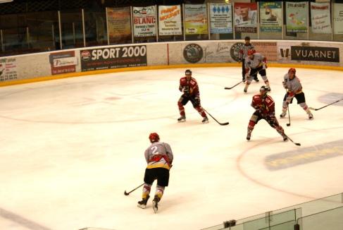 Photo hockey Coupe de la Ligue ARCHIVES - Coupe de la Ligue : 1/8ème, 1ère journée : Morzine-Avoriaz vs Mont-Blanc - Les Pingouins du bon pied