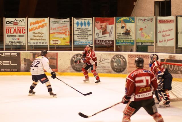 Photo hockey Coupe de la Ligue ARCHIVES - Coupe de la Ligue : 1/8ème, 5ème journée : Morzine-Avoriaz vs Chamonix  - Des Pingouins à deux visages